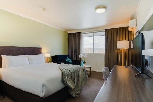 Mercure Albury_ Superior Queen Room Photo 1