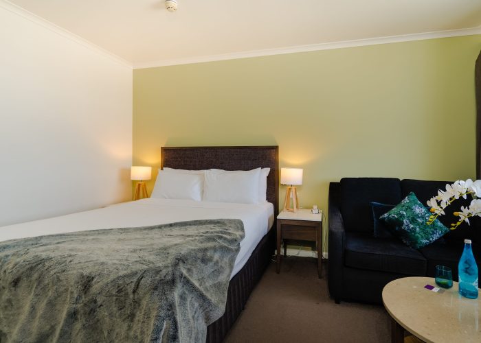 Mercure Albury_ Superior Queen Room Photo 3